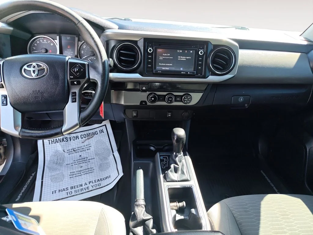 Used 2018 Silver Toyota SR5 image 10