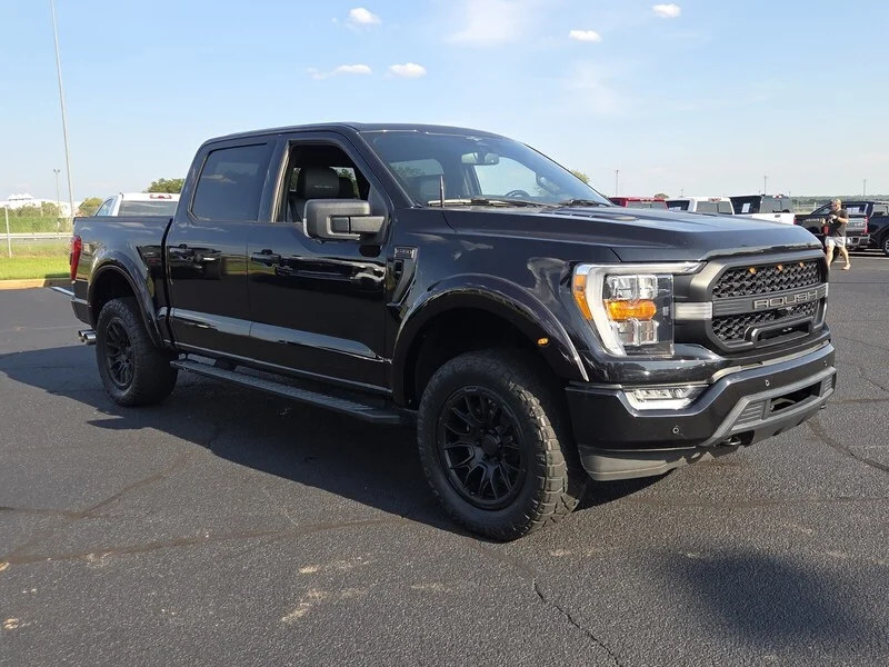 Used 2023 Black Metallic FORD XLT image 1