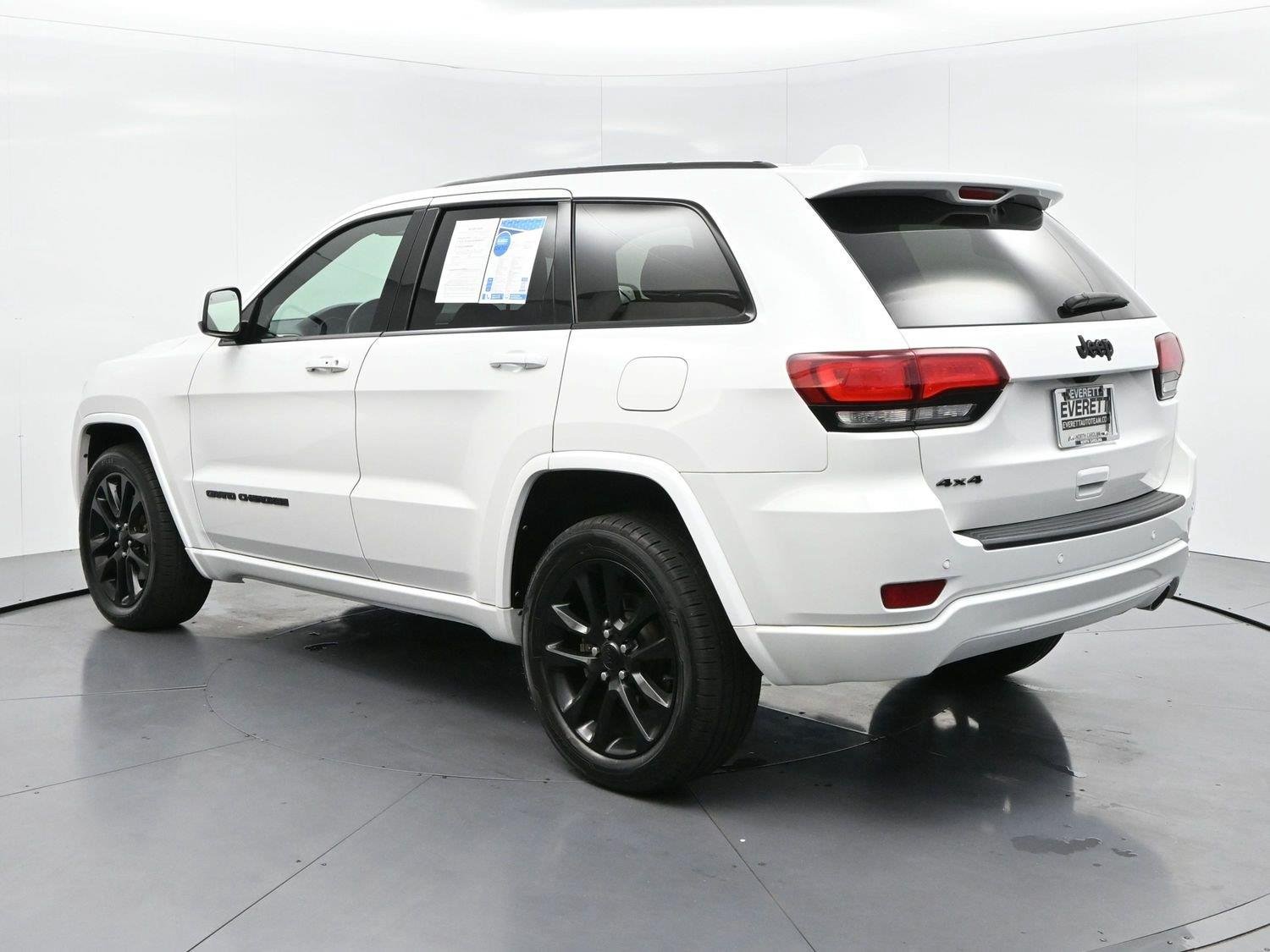 Used 2021 Bright White Clearcoat Jeep Laredo X image 5