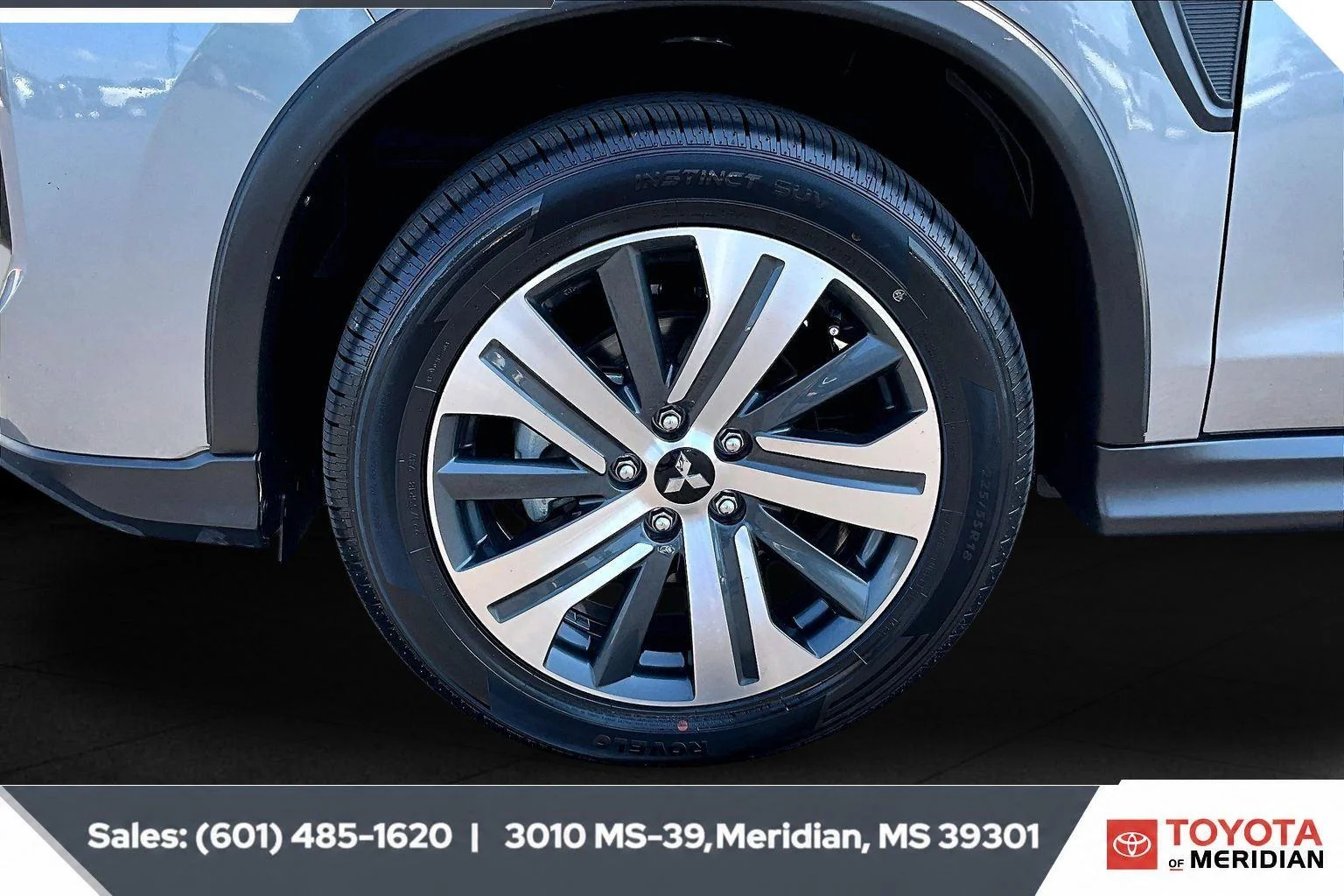Used 2024 Alloy Silver Metallic Mitsubishi ES image 7