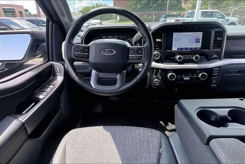 Used 2023 White Ford XLT image 4