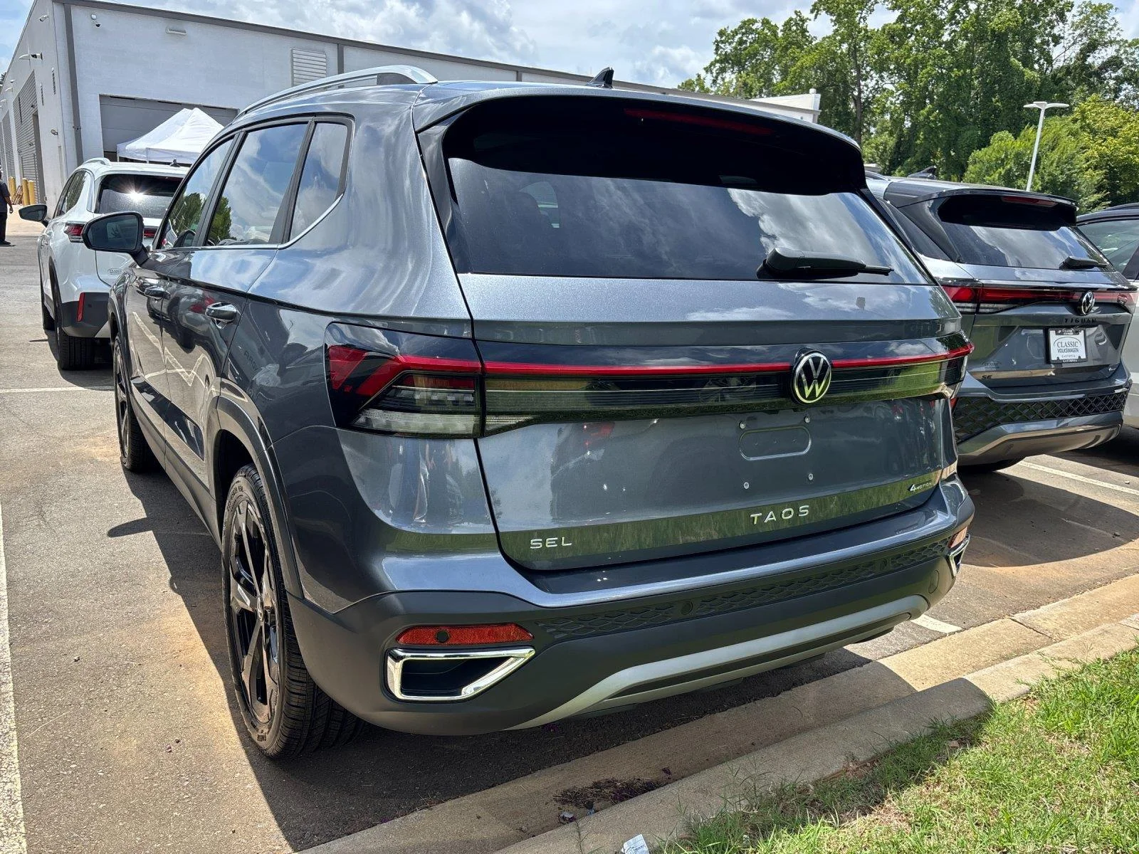 New 2026 Platinum Gray Metallic Volkswagen SEL image 3
