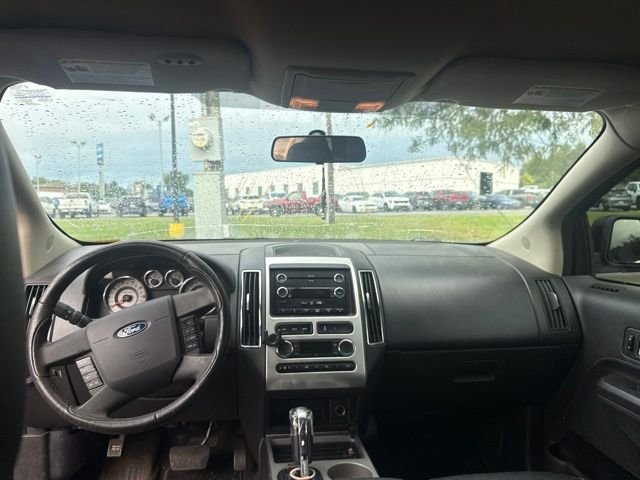 Used 2010  Ford Limited image 27