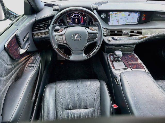 Used 2018 Silver Lexus LS 500 image 17