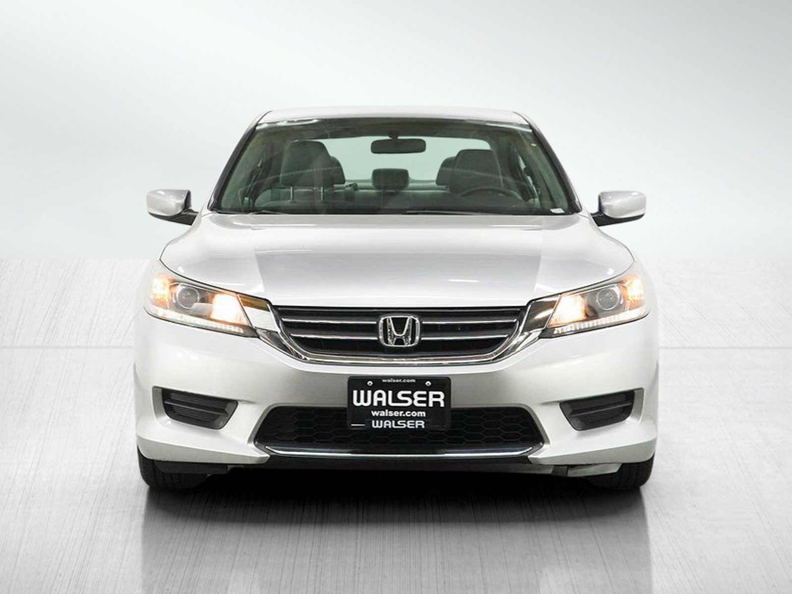 Used 2015 Alabaster Silver Metallic Honda LX image 8