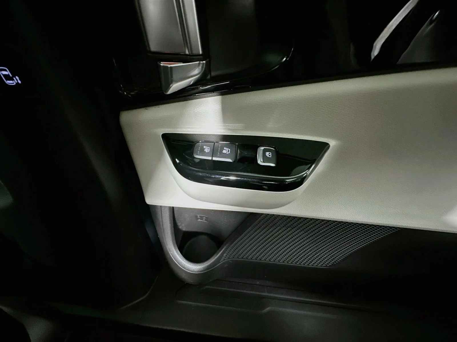 Used 2022 Ceramic Silver Kia SX Prestige image 35