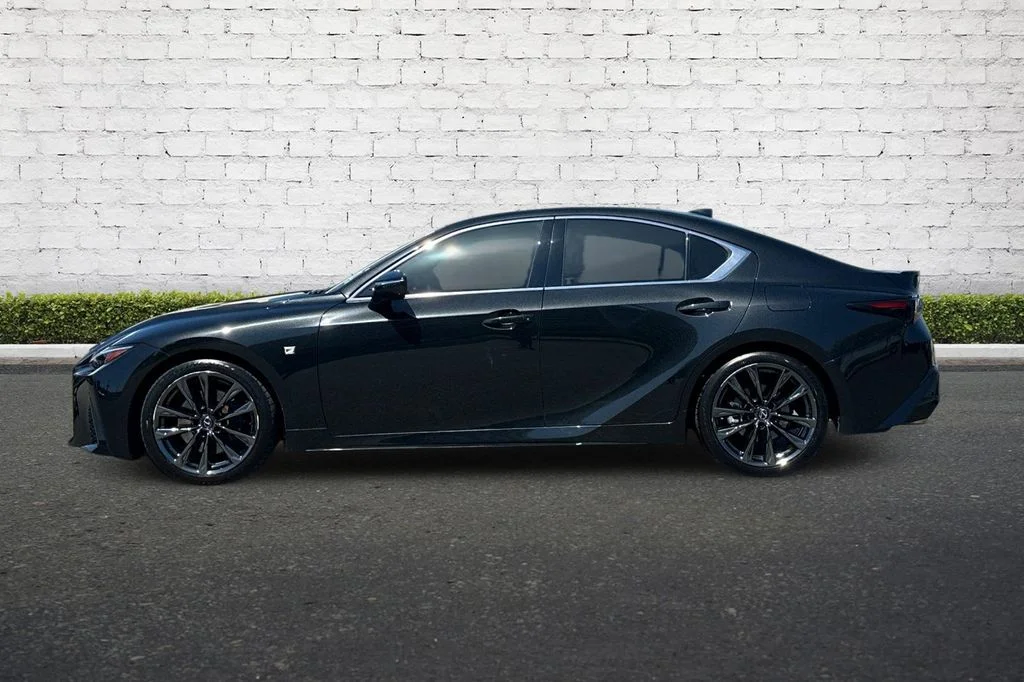 2023 Lexus IS 350 F SPORT - Photo 8
