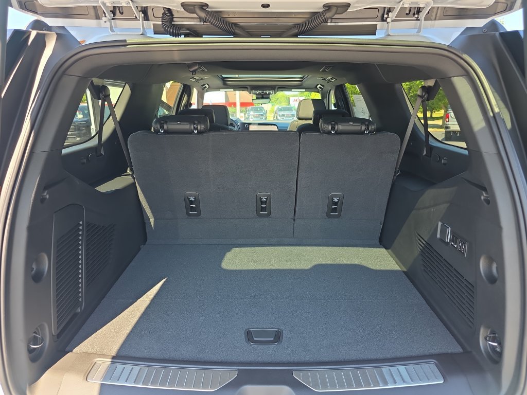 2026 Chevrolet Suburban High Country - Photo 24