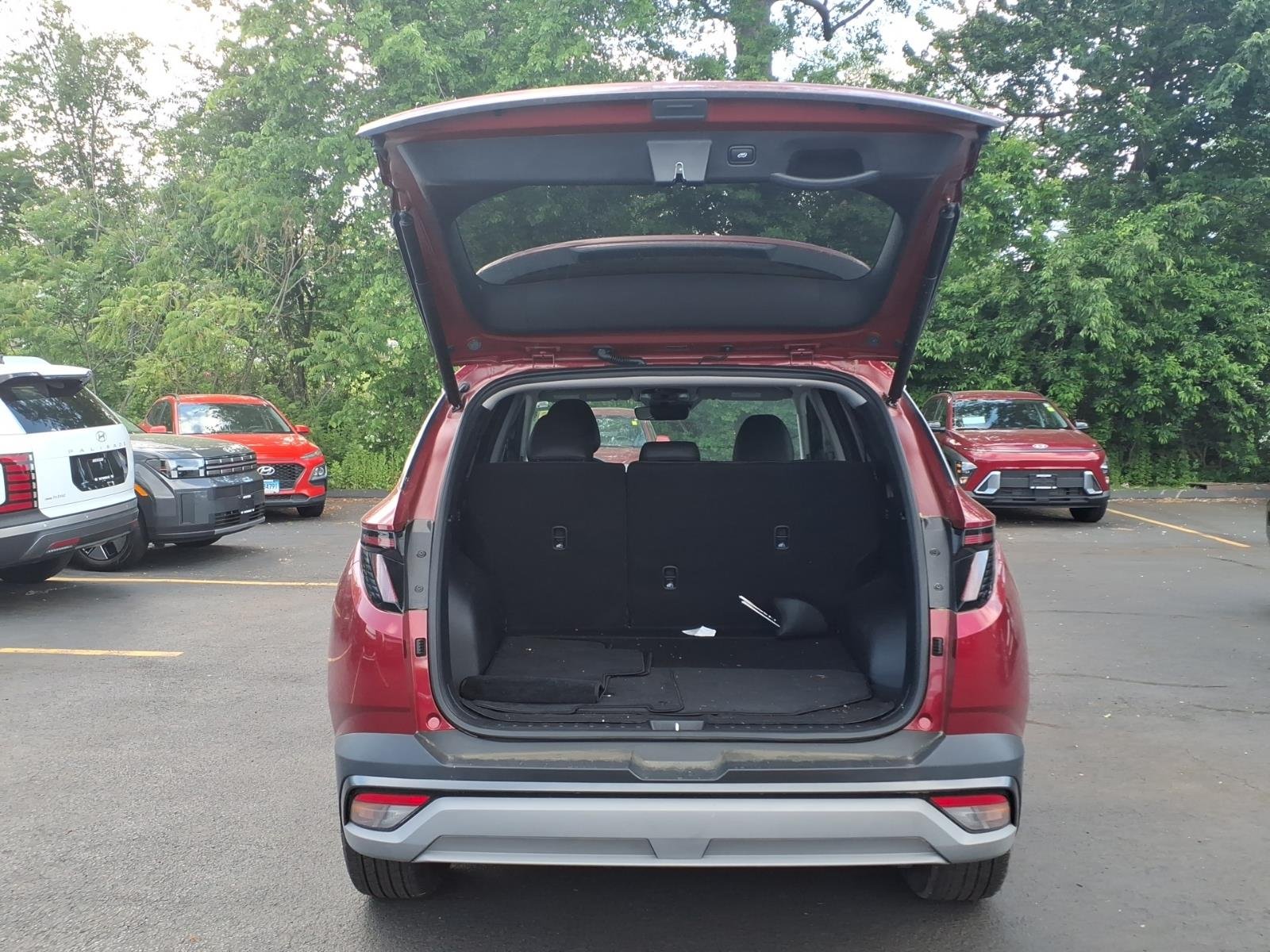 Used 2025 Ultimate Red Pearl Hyundai SEL Convenience image 7