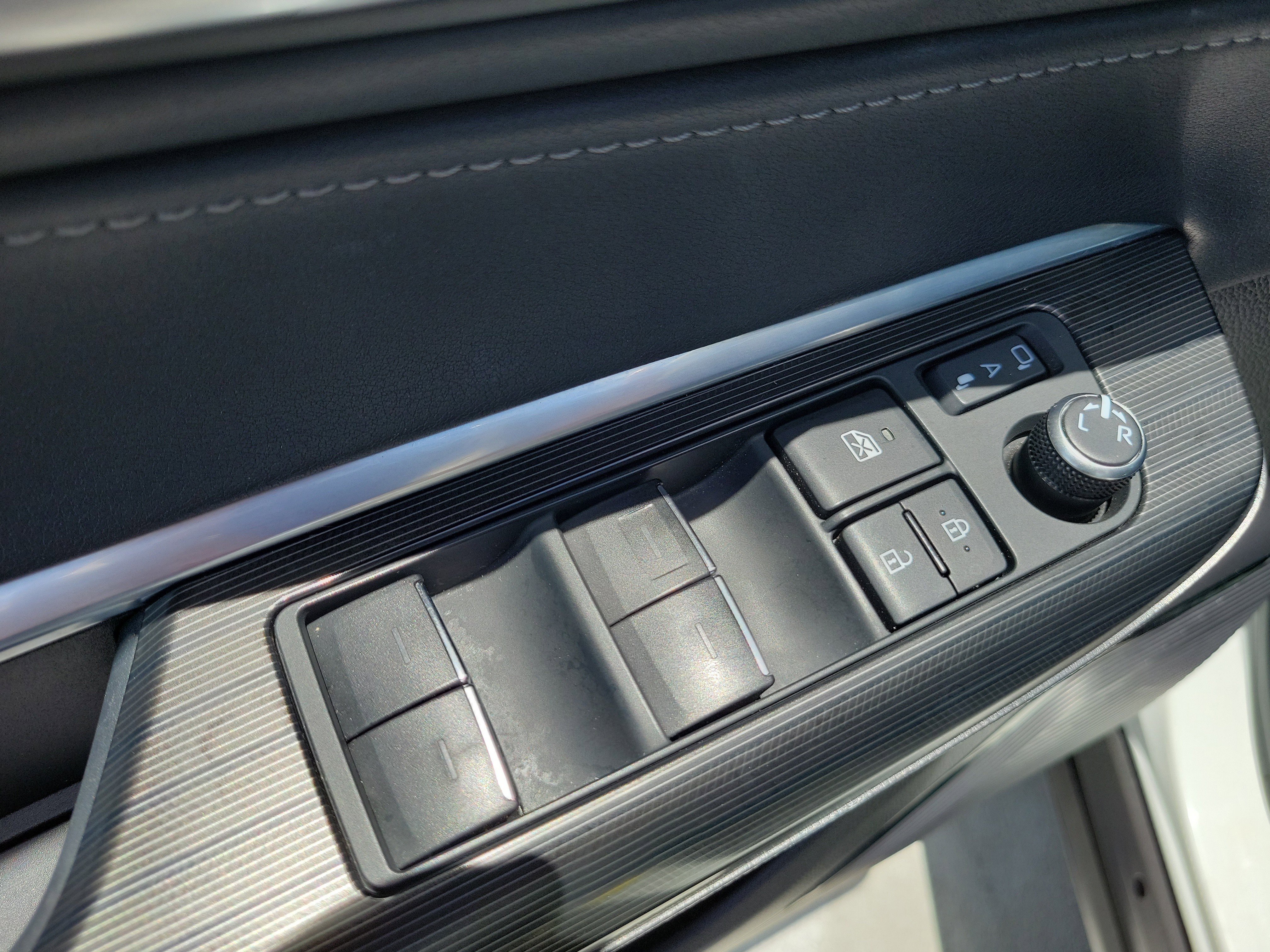 Used 2023 Pearl Toyota XLE image 22