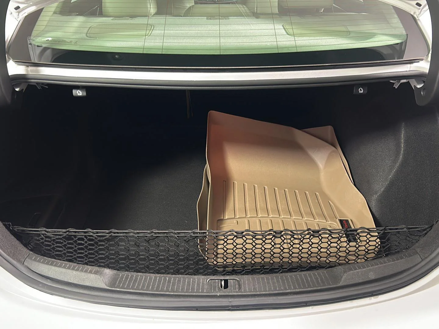 Used 2017 White Frost Tricoat Buick Essence image 7