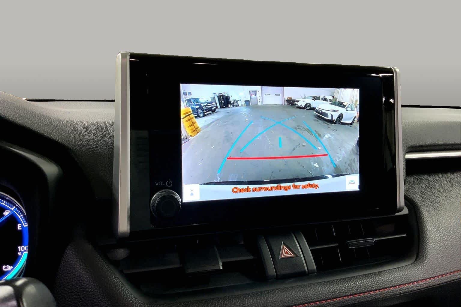 Used 2023 Ice Cap Toyota SE image 27