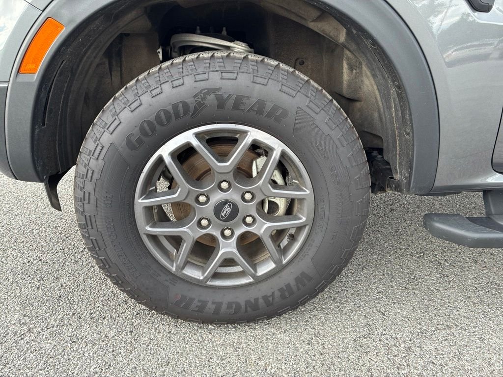 Used 2025 Carbonized Gray Metallic Ford XLT image 35