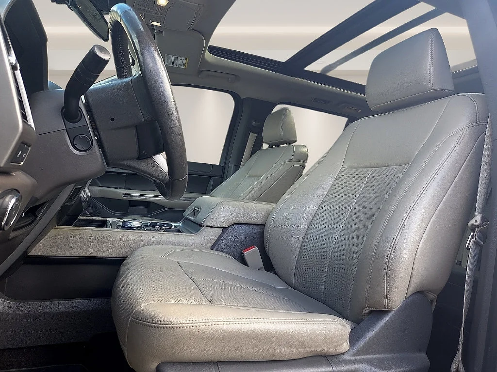 Used 2021 White Ford XLT image 14