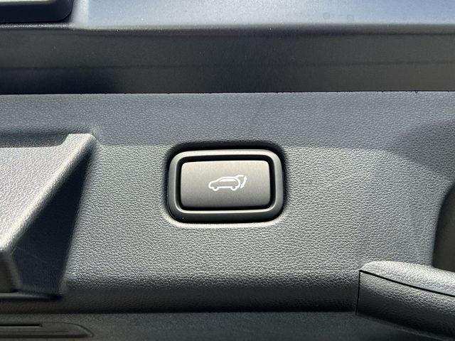 New 2026 Black Hyundai SEL FWD image 32