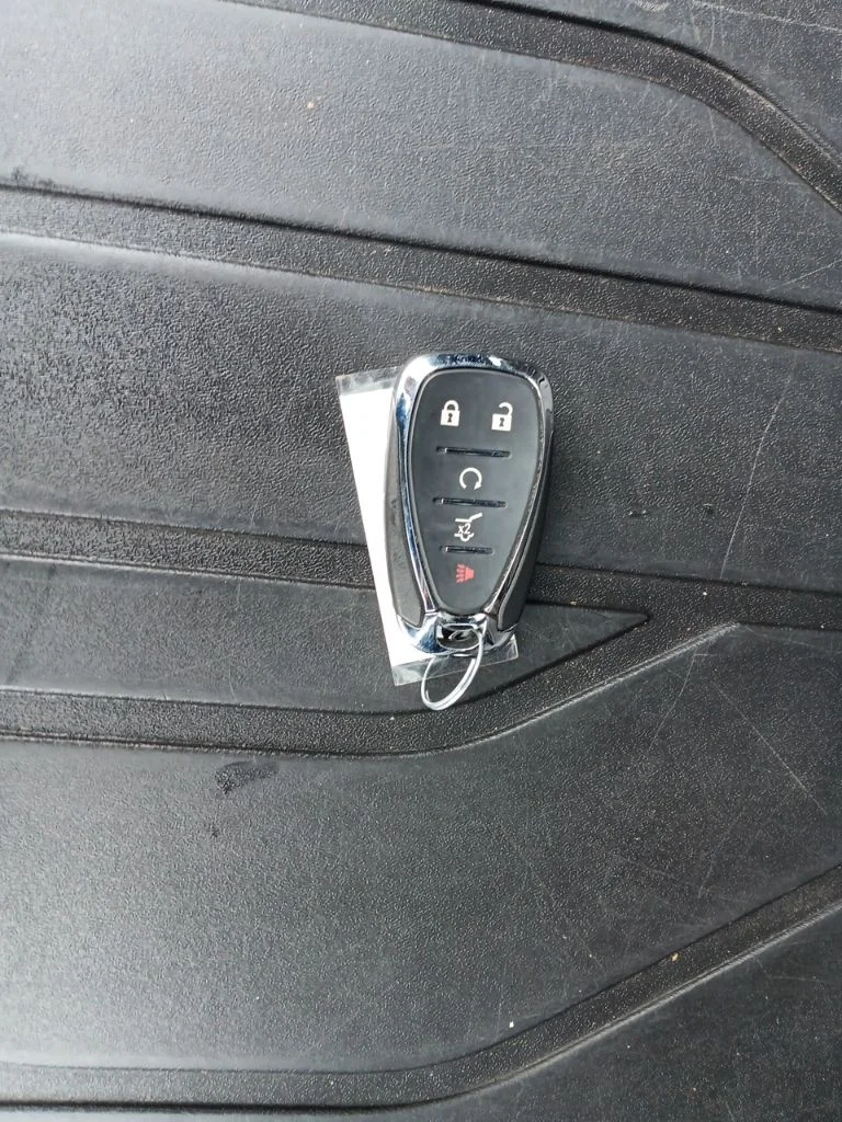 Used 2022 Summit White Chevrolet LT Leather image 35