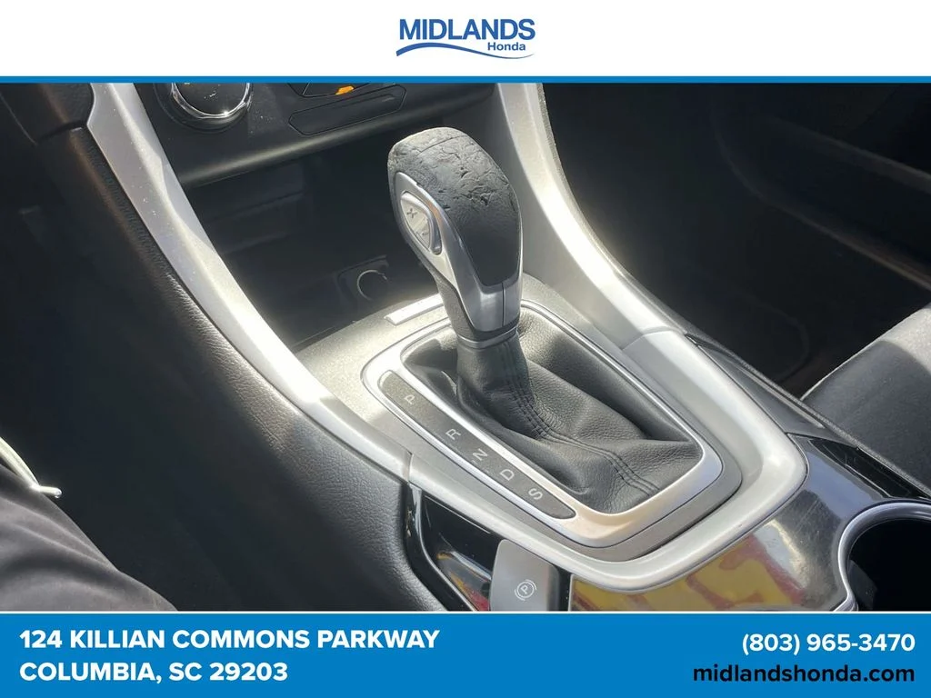 Used 2016 White Platinum Clearcoat Metallic Ford SE image 30