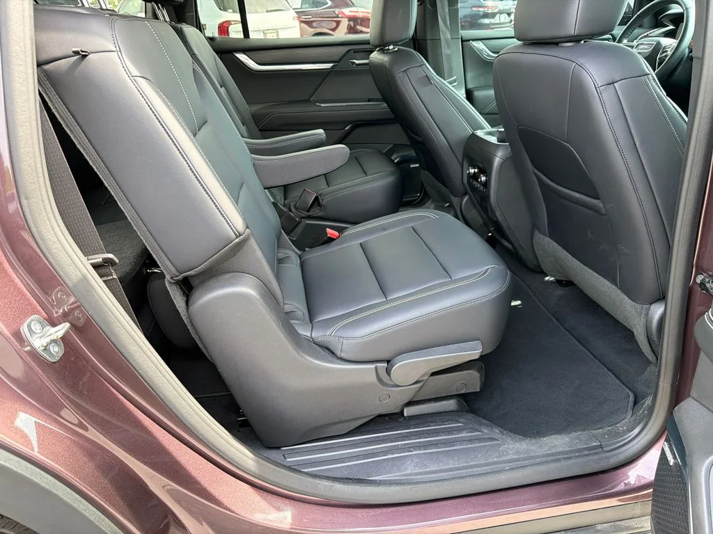 Used 2024 Brown GMC Elevation image 15