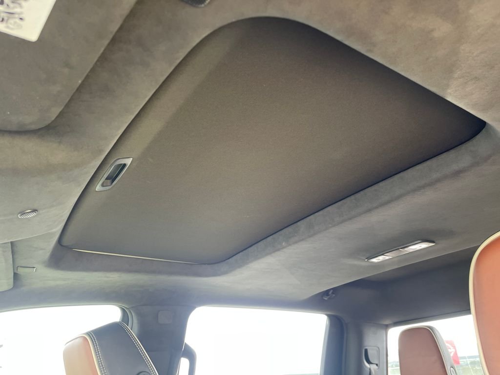 Used 2024 White GMC Denali Ultimate image 25