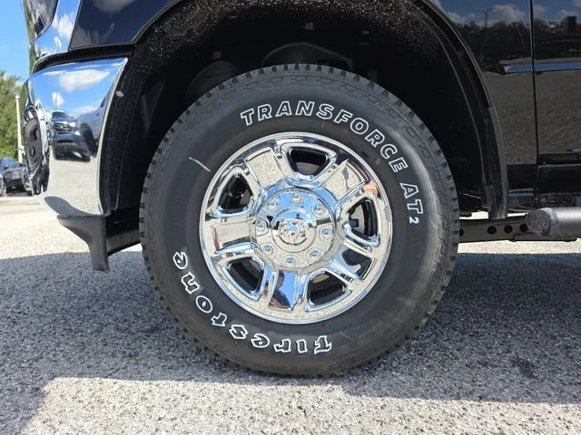 New 2026 Diamond Black Crystal Pearl-Coat Exterior Paint RAM Tradesman image 32