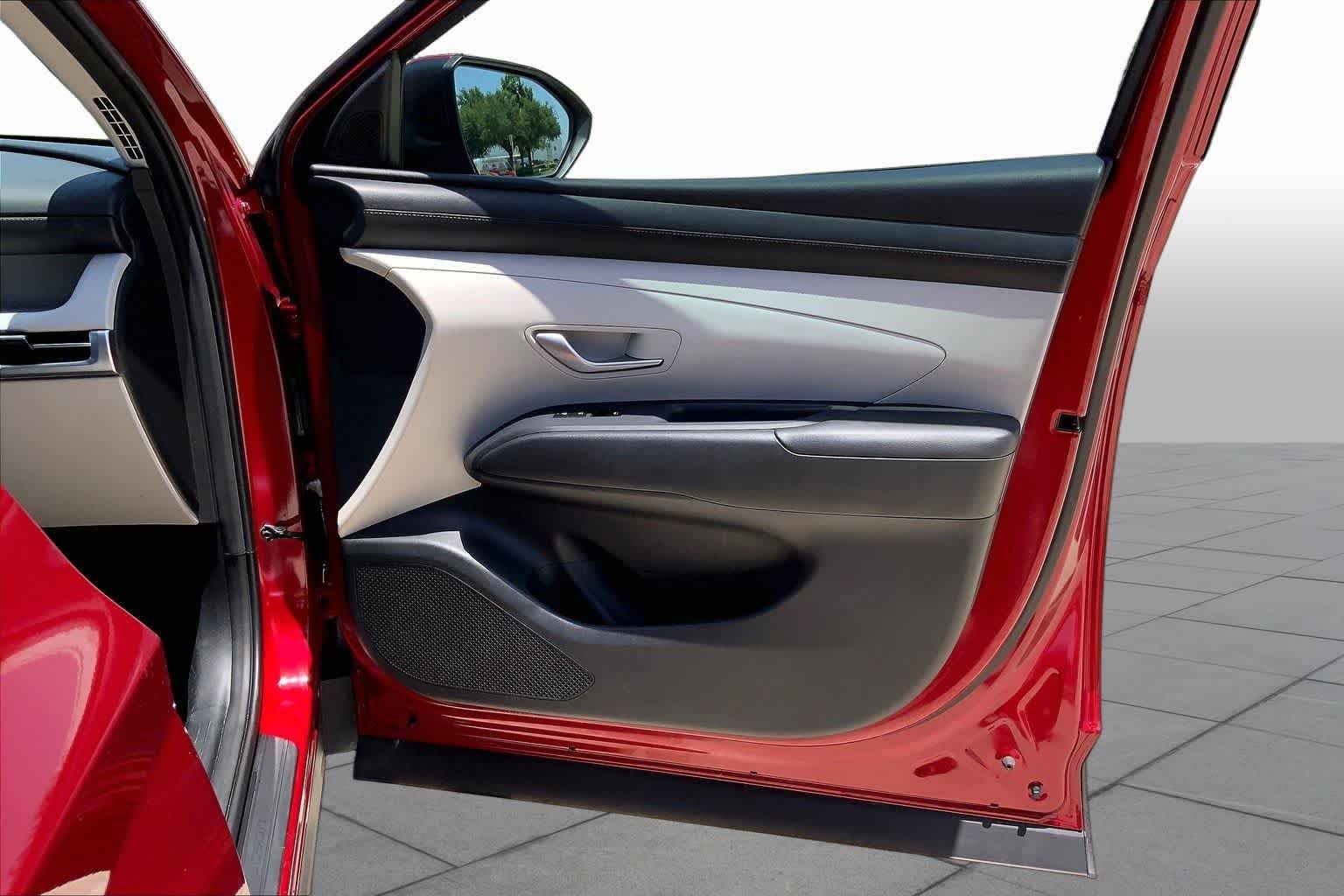 Used 2025 Ultimate Red Hyundai SEL image 22