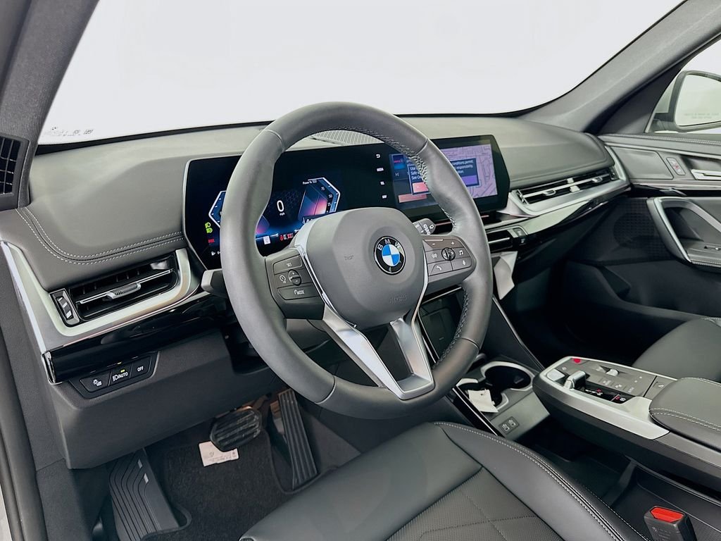 Used 2026 Space Silver Metallic BMW xDrive28i image 9