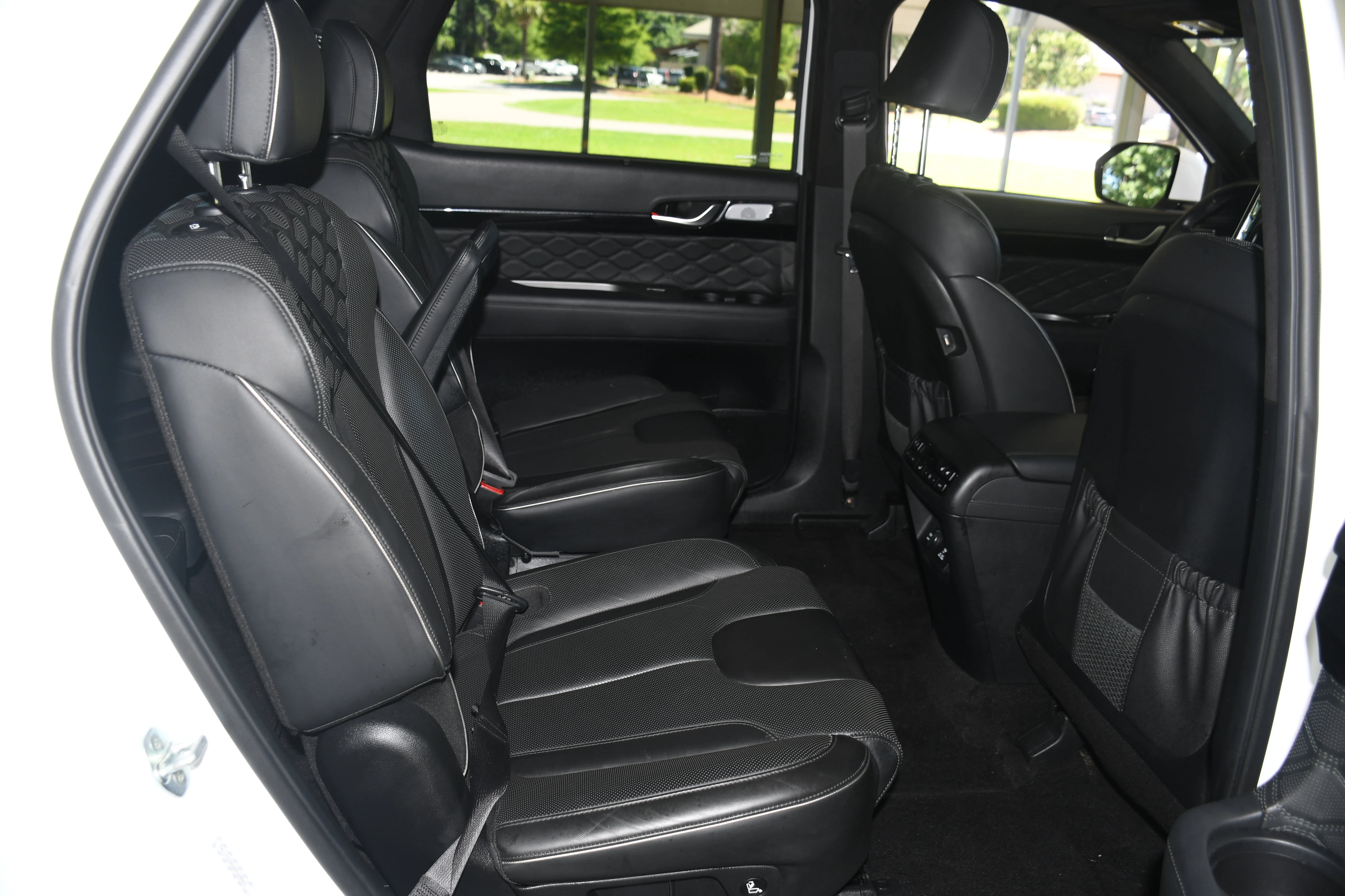 Used 2022 White Hyundai Calligraphy image 20