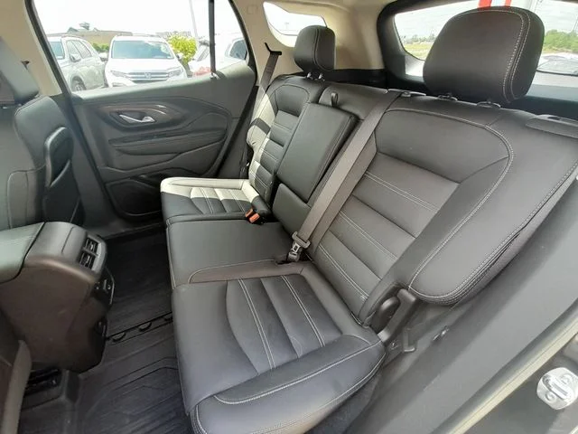 Used 2024 Black GMC Denali image 41
