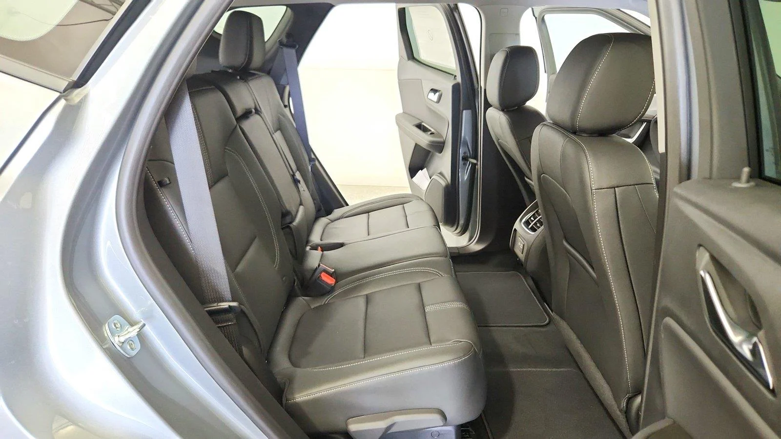 New 2026 Sterling Gray Metallic Chevrolet 3LT image 28