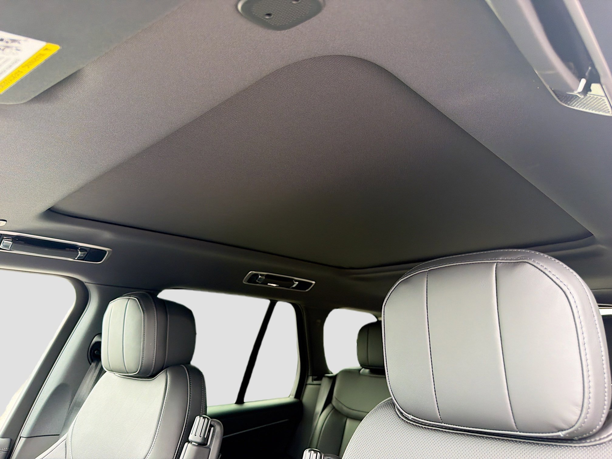 New 2026 Carpathian Grey Land Rover SE image 28