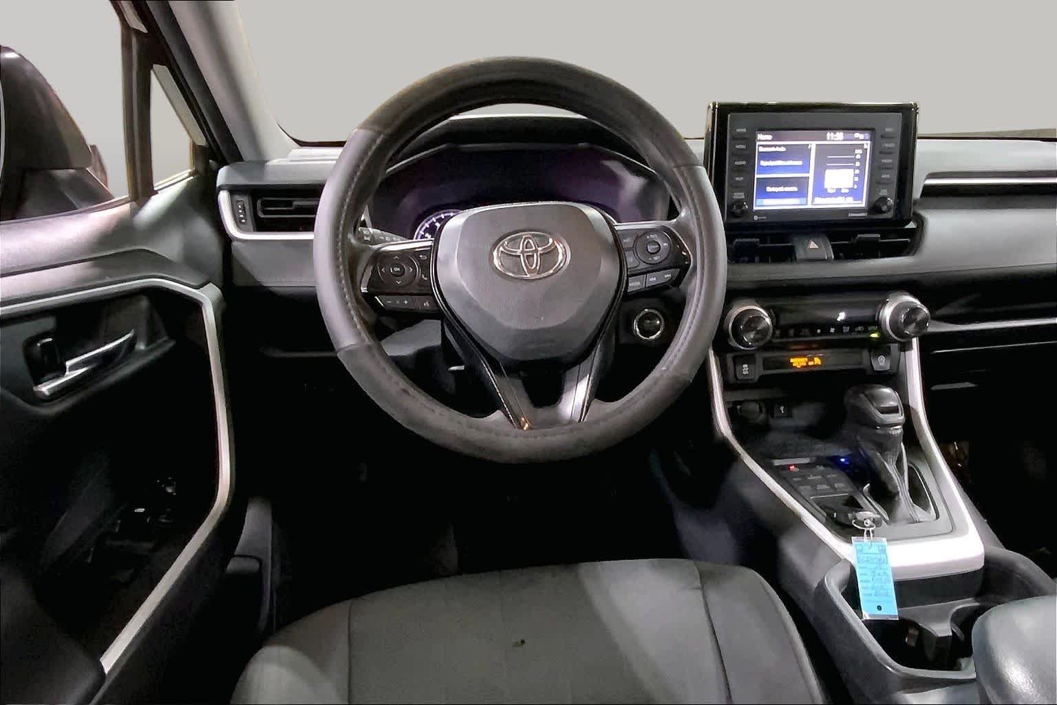 Used 2020 Midnight Black Metallic Toyota XLE image 6
