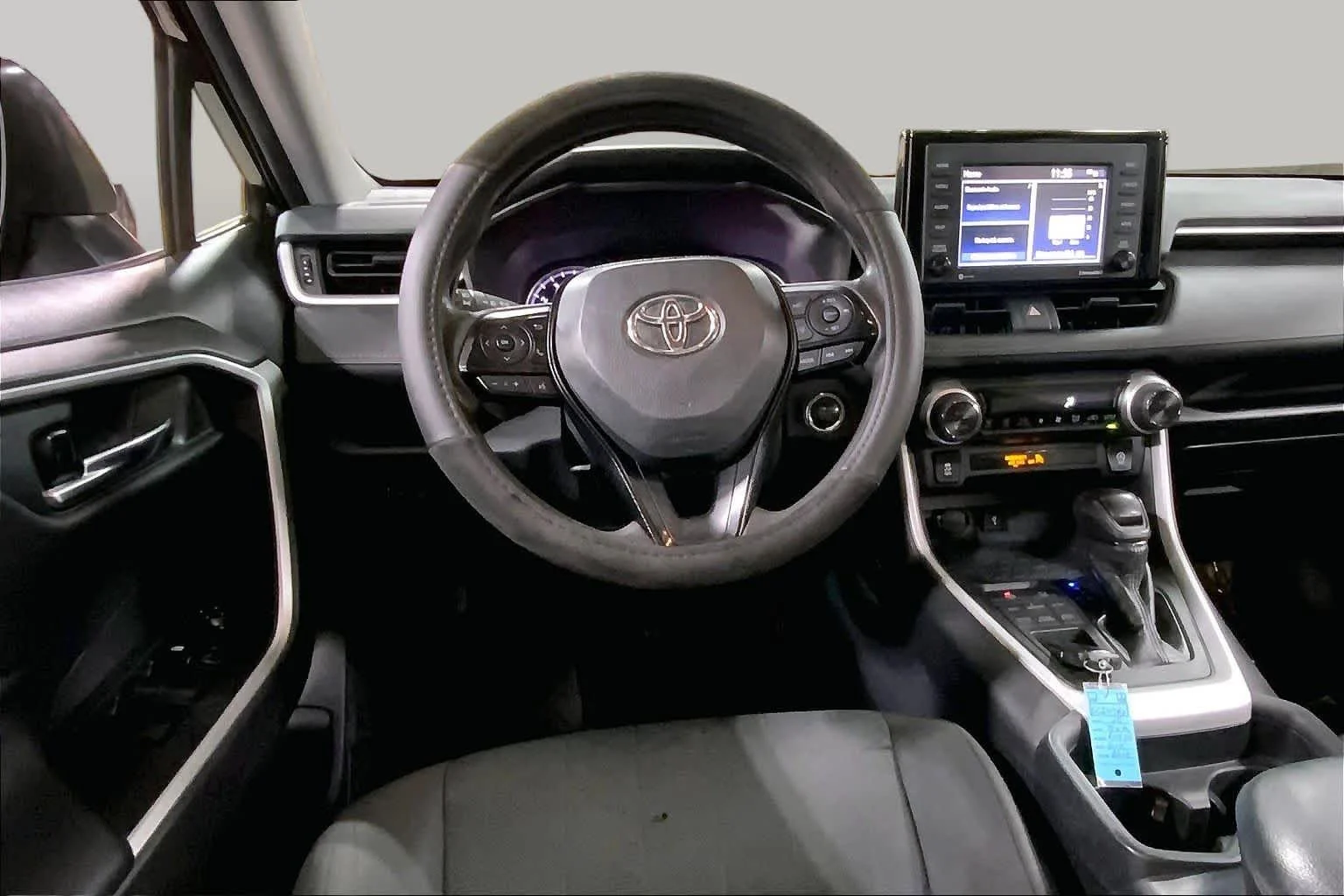 Used 2020 Midnight Black Metallic Toyota XLE image 6