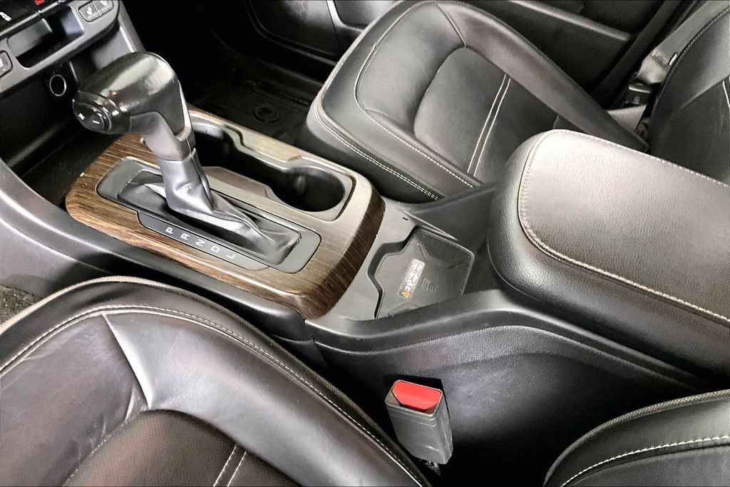 Used 2017 QUICKSILVER METALLIC GMC 4WD Denali image 15