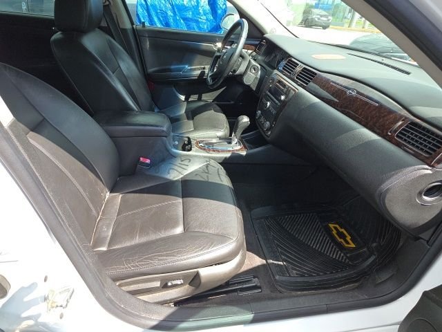Used 2013 Summit White Chevrolet LTZ image 9