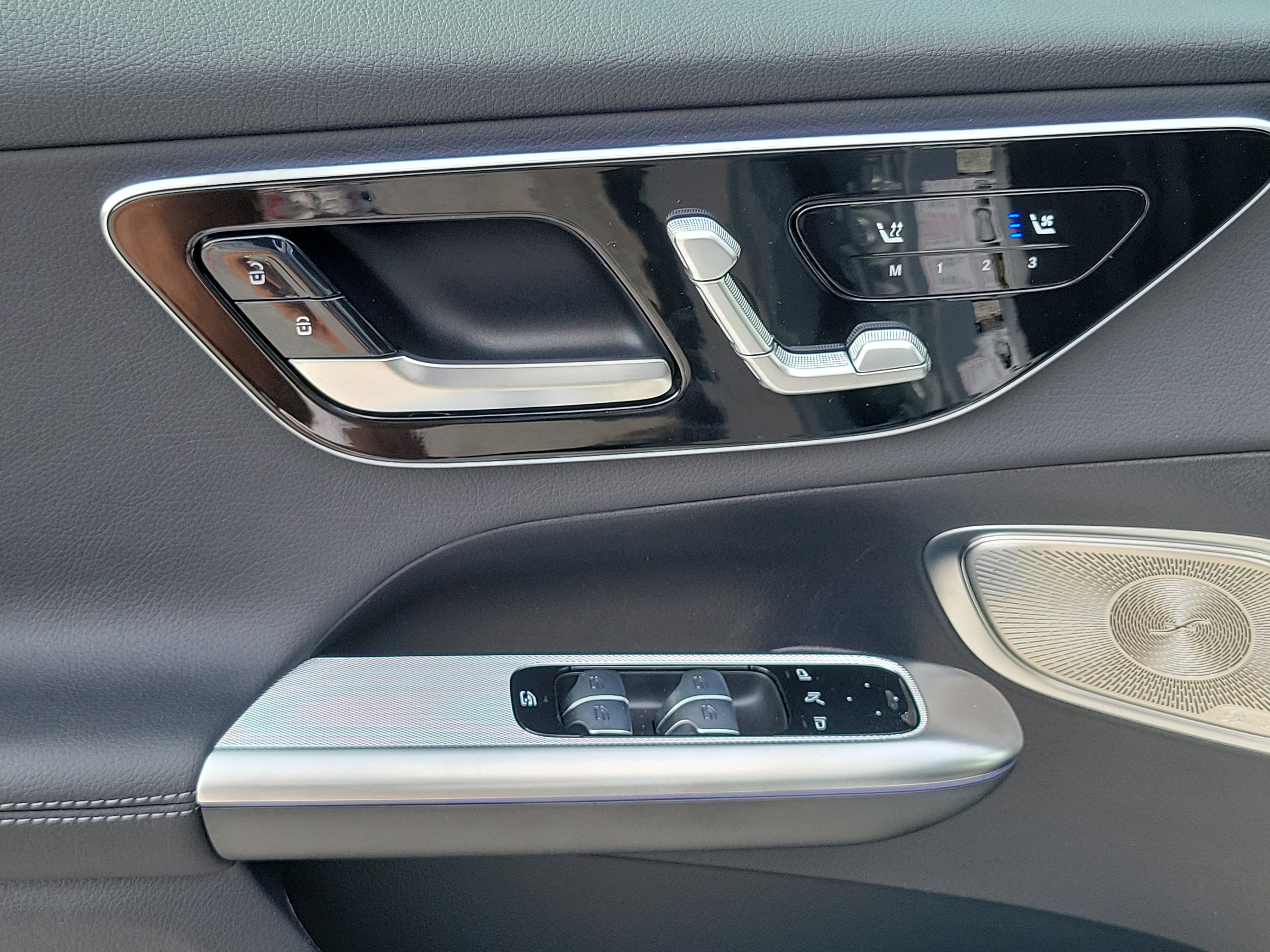 New 2026 Cirrus Silver Metallic Mercedes-Benz GLC 300 image 41
