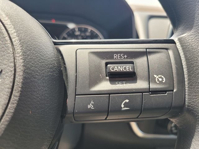 Used 2021 White Nissan S image 27