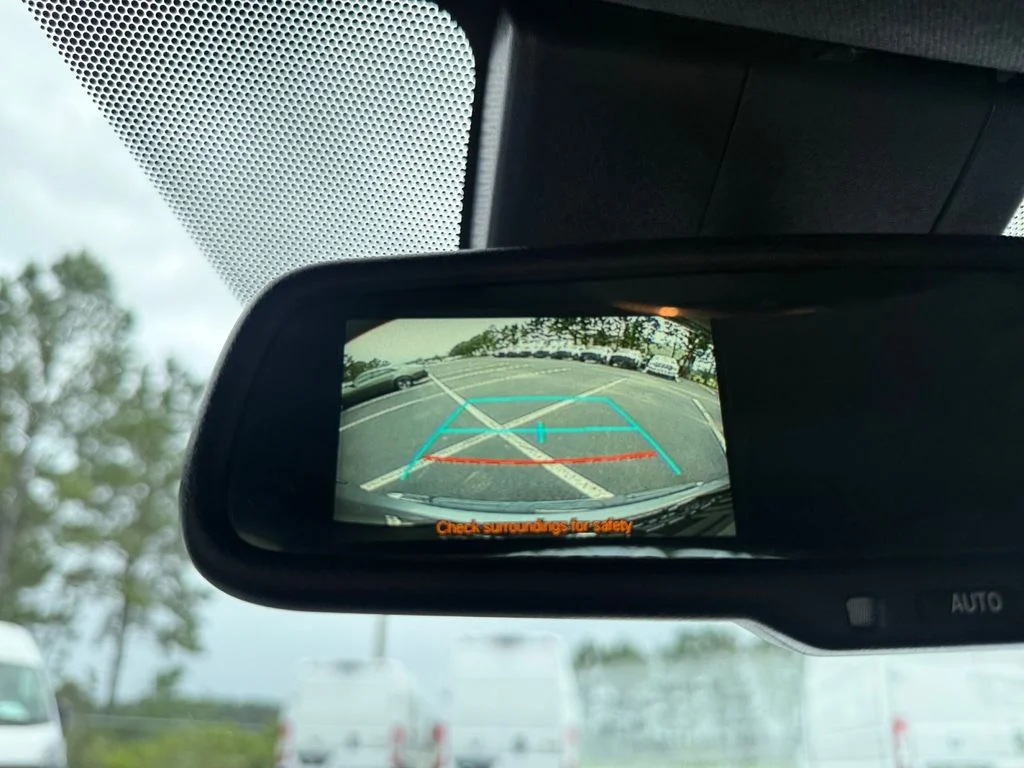 Used 2018 Silver Toyota XLE Premium image 20