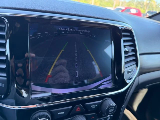 Used 2019 White Jeep Altitude image 25