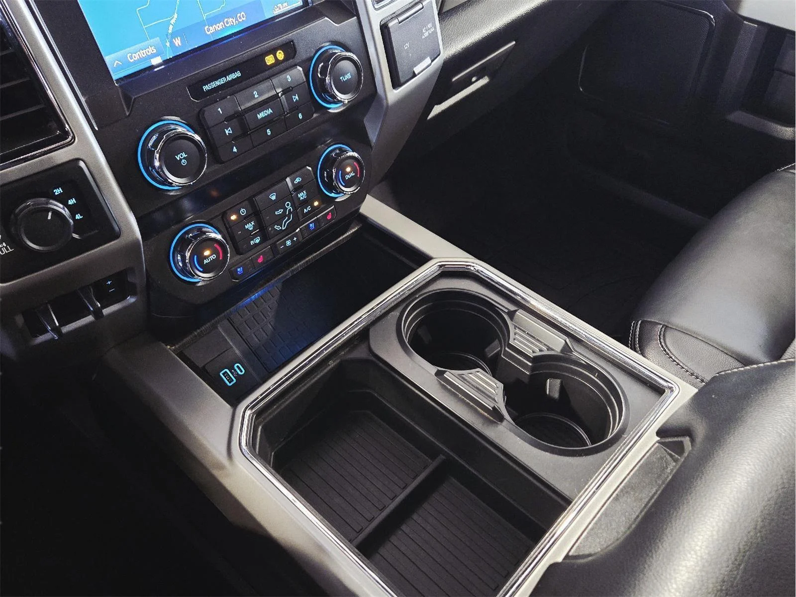 Used 2020 Agate Black Ford Lariat image 30