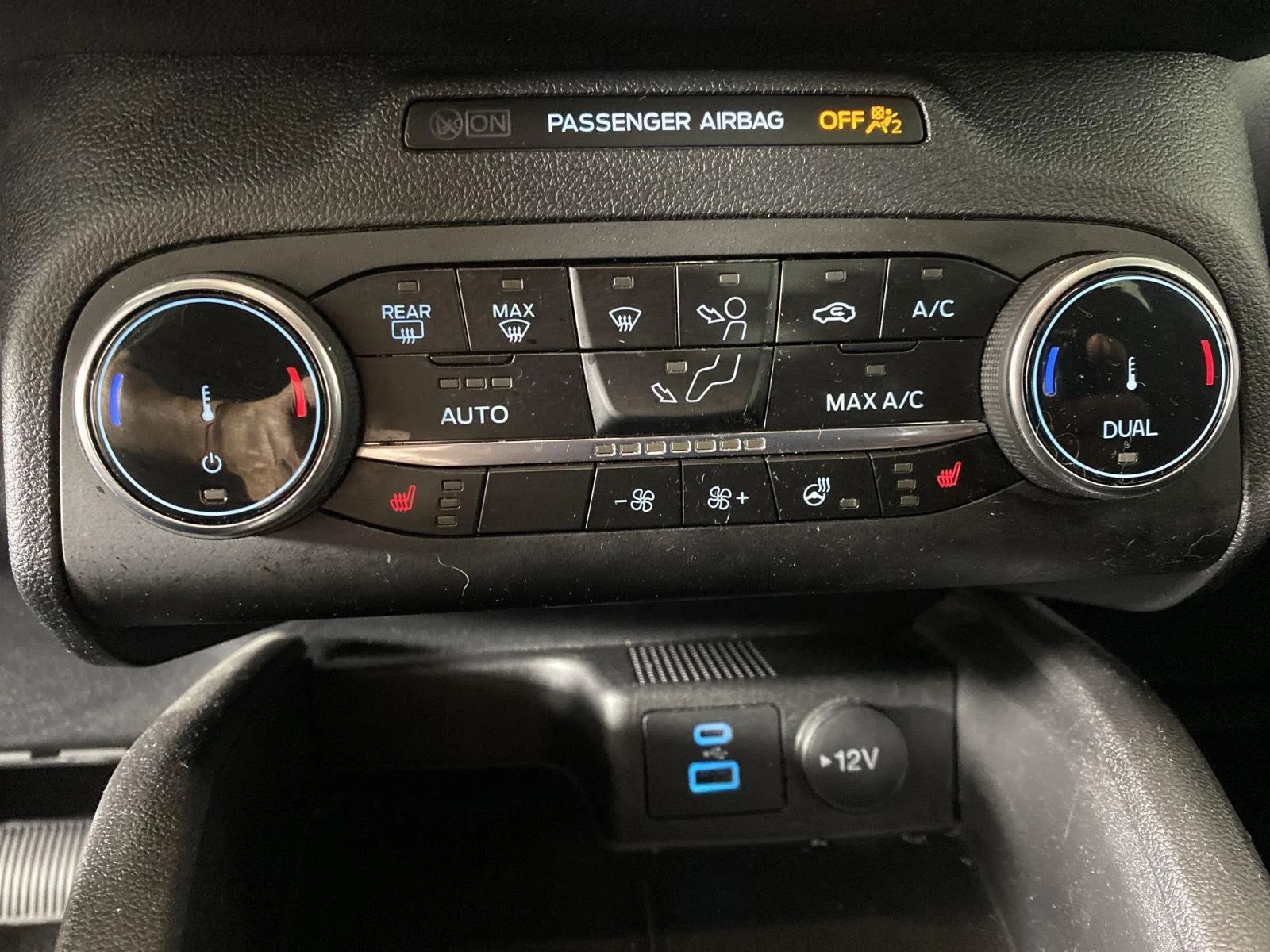 Used 2023 Iconic Silver Ford Active image 20