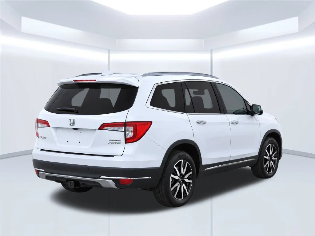 Certified Used 2021 White Honda Touring image 4