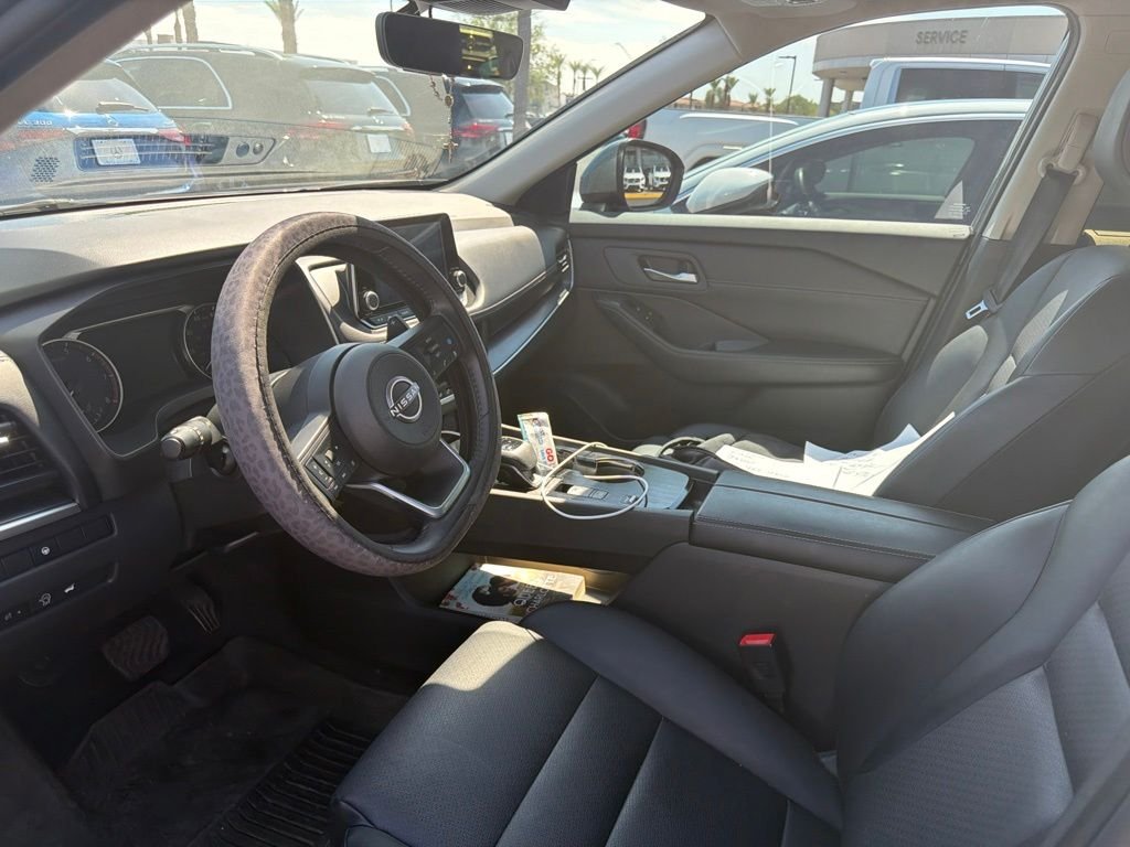 Used 2024 Gun Metallic Nissan SV image 5