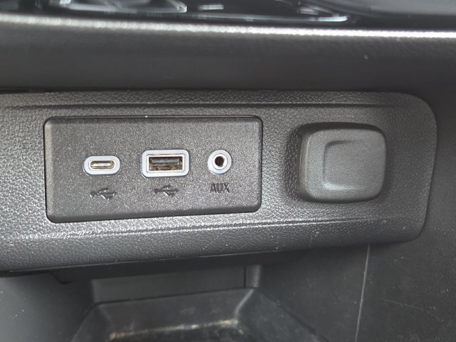 Used 2023 Black Buick Select image 10