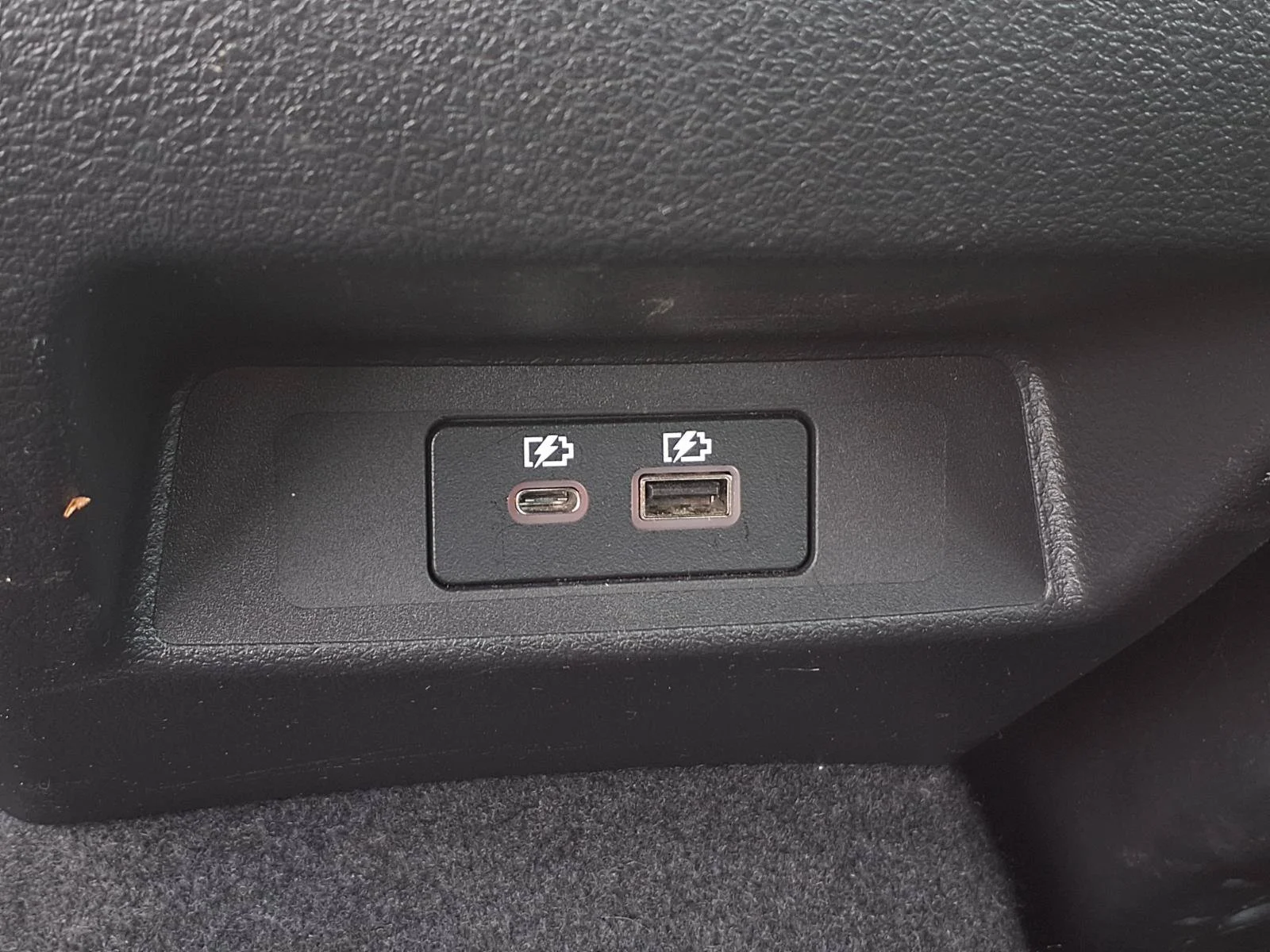 Used 2025 Garnet Pearl Metallic Nissan SV image 22