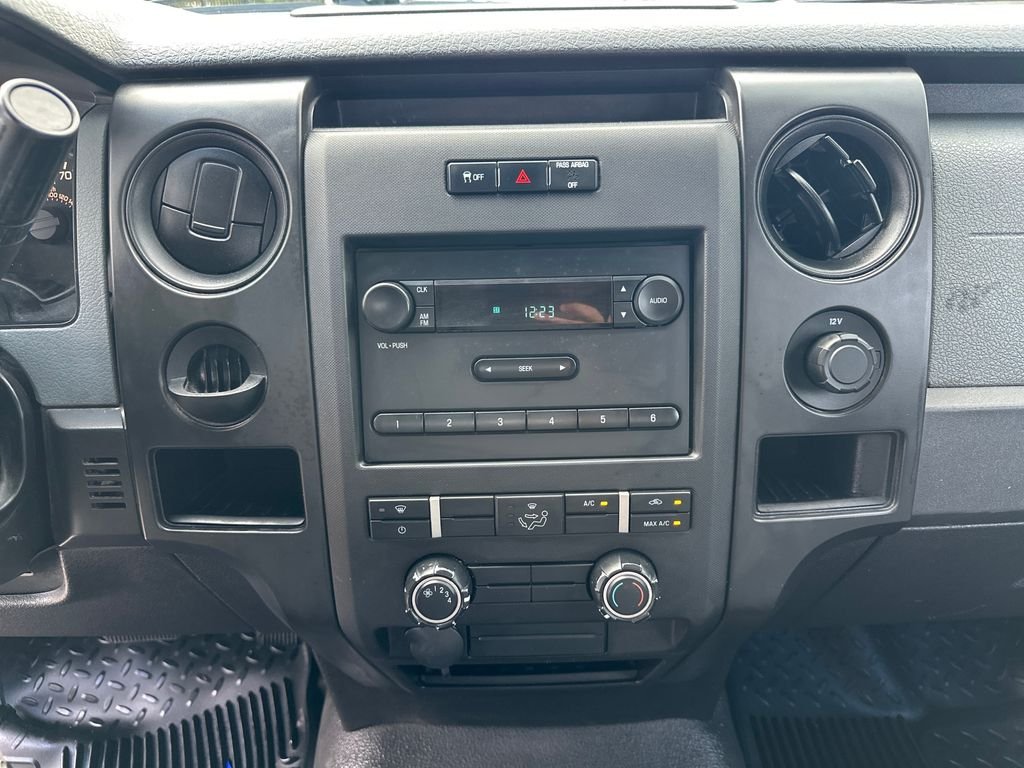 Used 2013 White Ford XL image 23