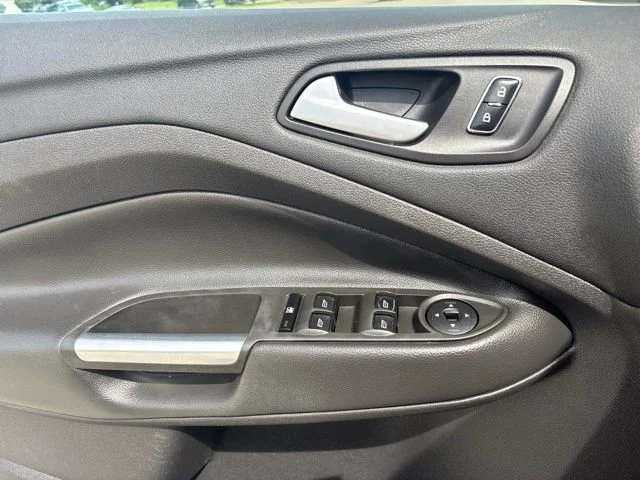 Used 2014 Red Ford SE image 16