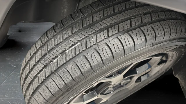 Used 2023 Diamond Black Jeep Trailhawk image 32