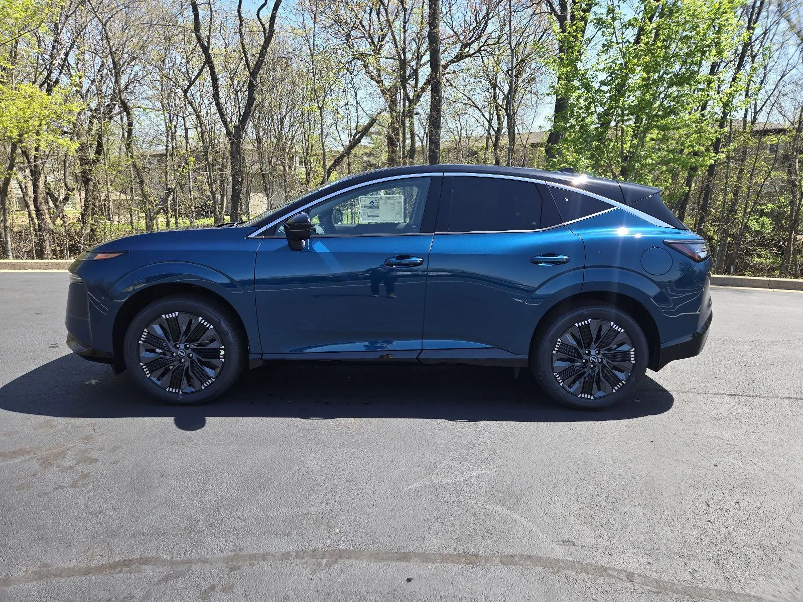 New 2026 Aurora Blue Pearl Metallic/Super Black Nissan Platinum image 5