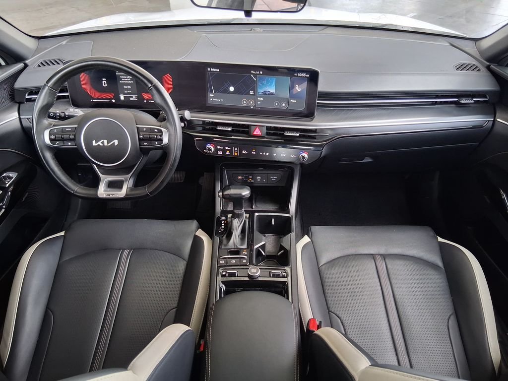 Used 2025 White Kia GT-Line image 9