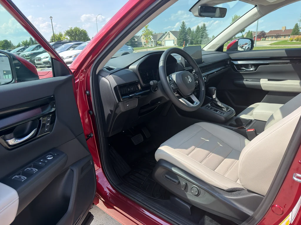 Used 2026 Radiant Red Metallic Honda EX-L image 11